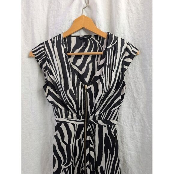 H&M Women Sz 2 Zebra Print short Satin Dress Black White Full Zip cap sleeve D7 - Picture 3 of 8
